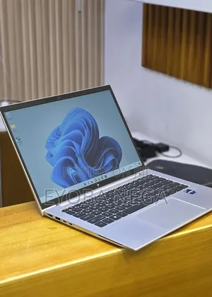 New Laptop HP EliteBook 840 G10 16GB Intel Core i7 SSD 512GB