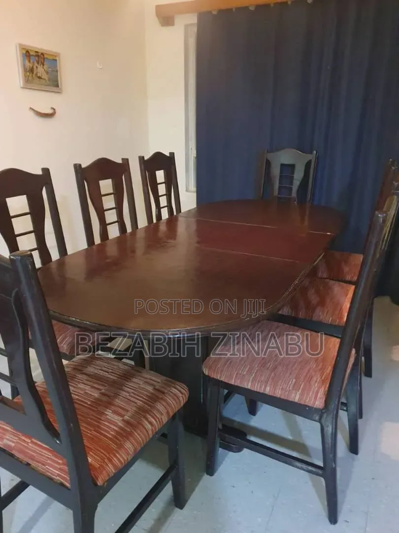 Dinning Table With Eight Chairs
