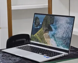 New Laptop Samsung 16GB Intel Core 7 SSD 512GB