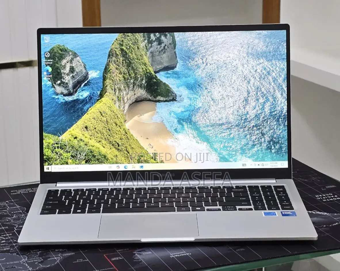 New Laptop Samsung 16GB Intel Core 7 SSD 512GB
