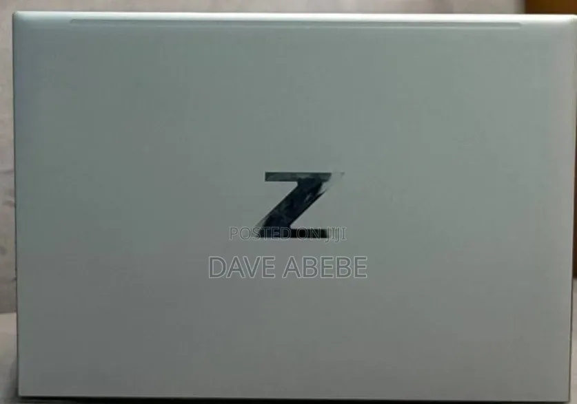 New Laptop HP ZBook Firefly G9 16GB Intel Core i7 SSD 512GB