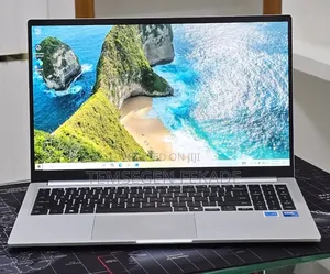 New Laptop Samsung Galaxy Book4 16GB Intel Core 7 SSD 512GB