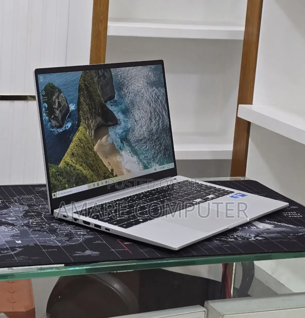 New Laptop Samsung Galaxy Book4 16GB Intel Core 7 SSD 512GB