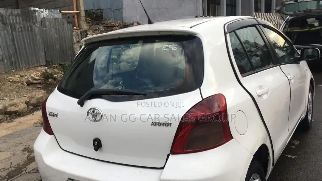 Toyota Yaris 2011 White