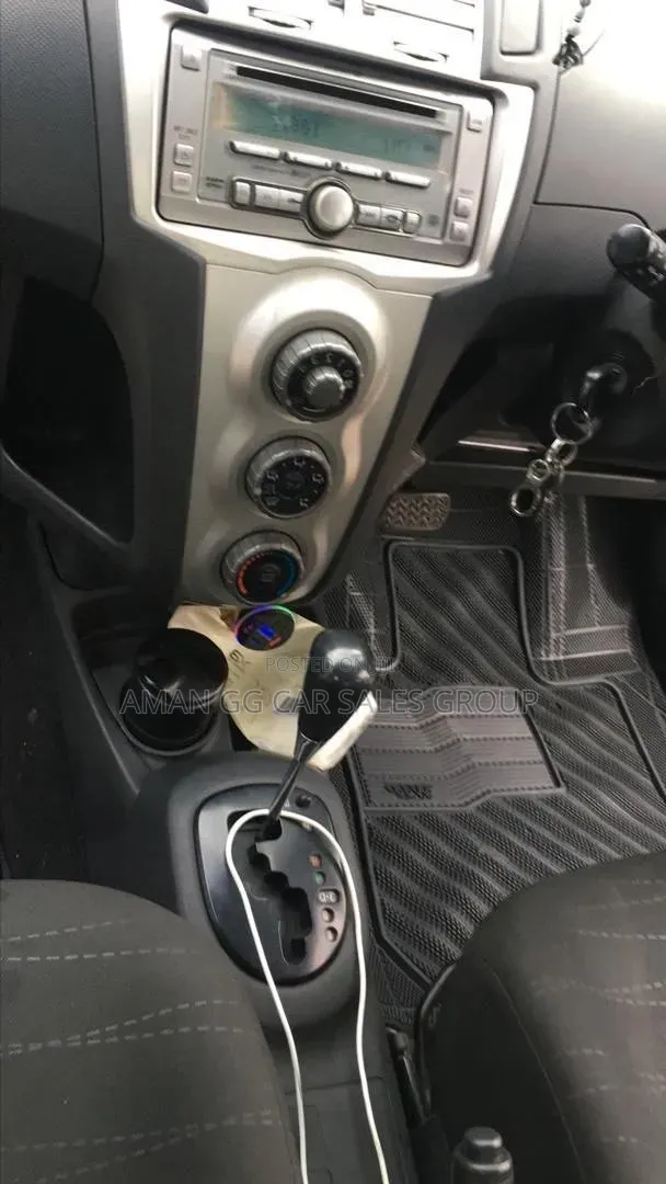 Toyota Yaris 2011 White