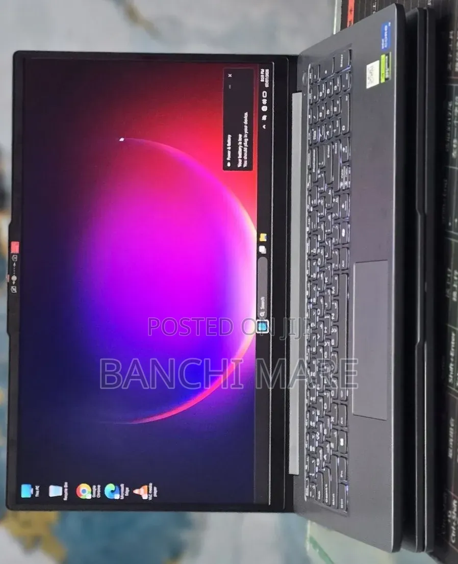 New Laptop Lenovo LOQ 15IRH8 12GB Intel Core i5 SSD 512GB