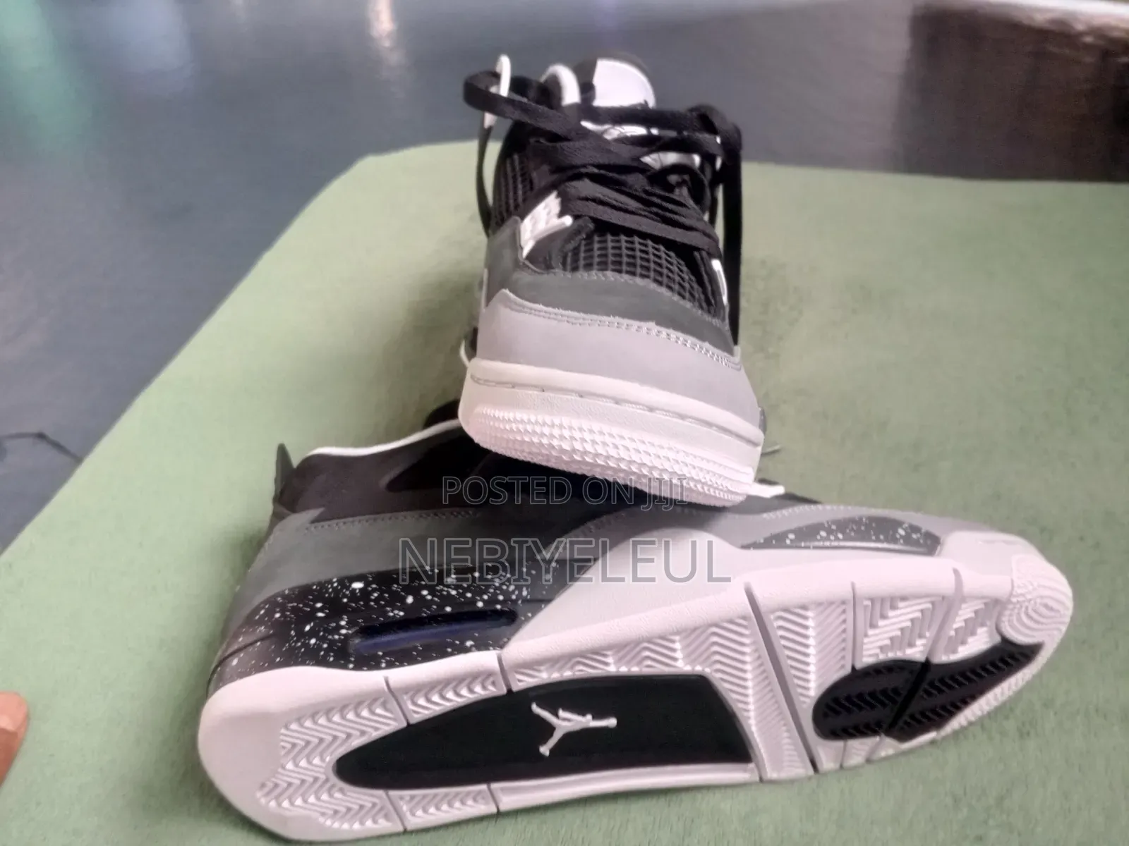 Air Jordan 4 Retro Fear