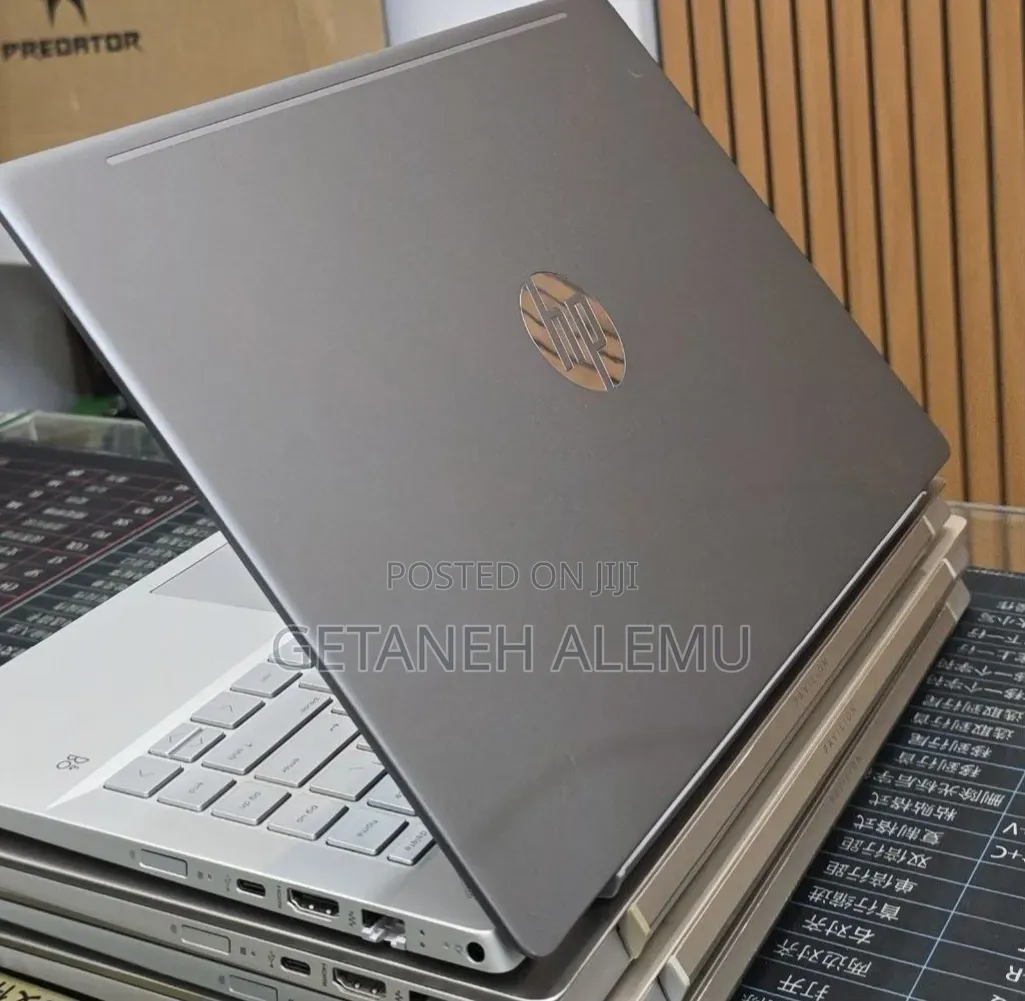 New Laptop HP Pavilion 14 8GB Intel Core i5 SSD 256GB
