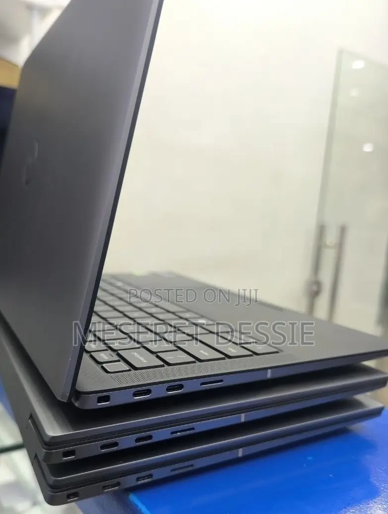 New Laptop Dell 32GB Intel Core Ultra 9 SSD 1T