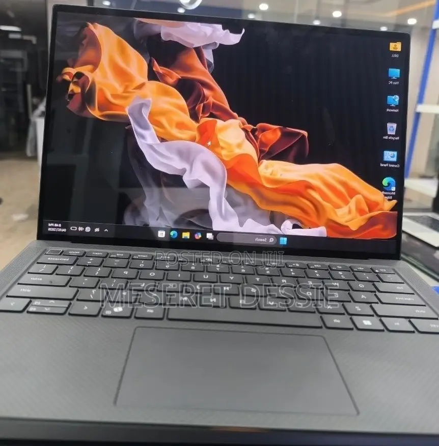 New Laptop Dell 32GB Intel Core Ultra 9 SSD 1T