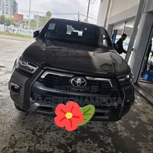 Toyota Hilux 2021 Gray