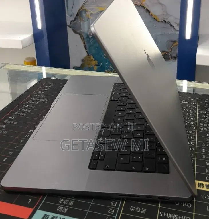 New Laptop Apple MacBook Pro 2021 M1 Max 32GB Apple M1 Max SSD 1T