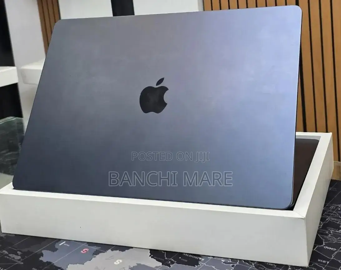 New Laptop Apple MacBook Air 2025 M4 16GB Apple M4 SSD 256GB