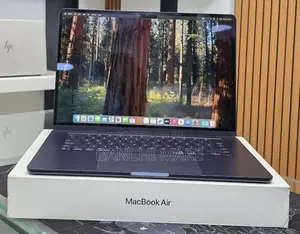 New Laptop Apple MacBook Air 2025 M4 16GB Apple M4 SSD 256GB