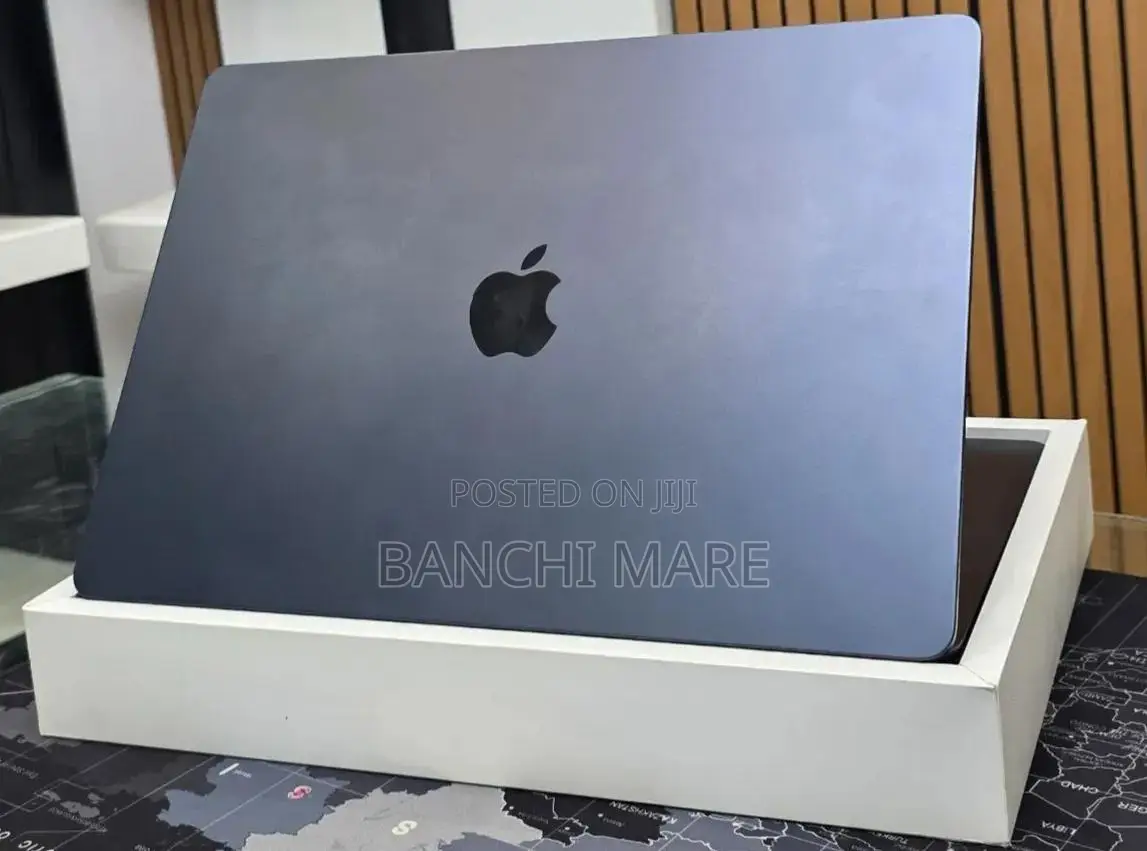 New Laptop Apple MacBook Air 2025 M4 16GB Apple M4 SSD 256GB