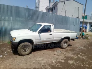 Toyota Hilux 1994 White