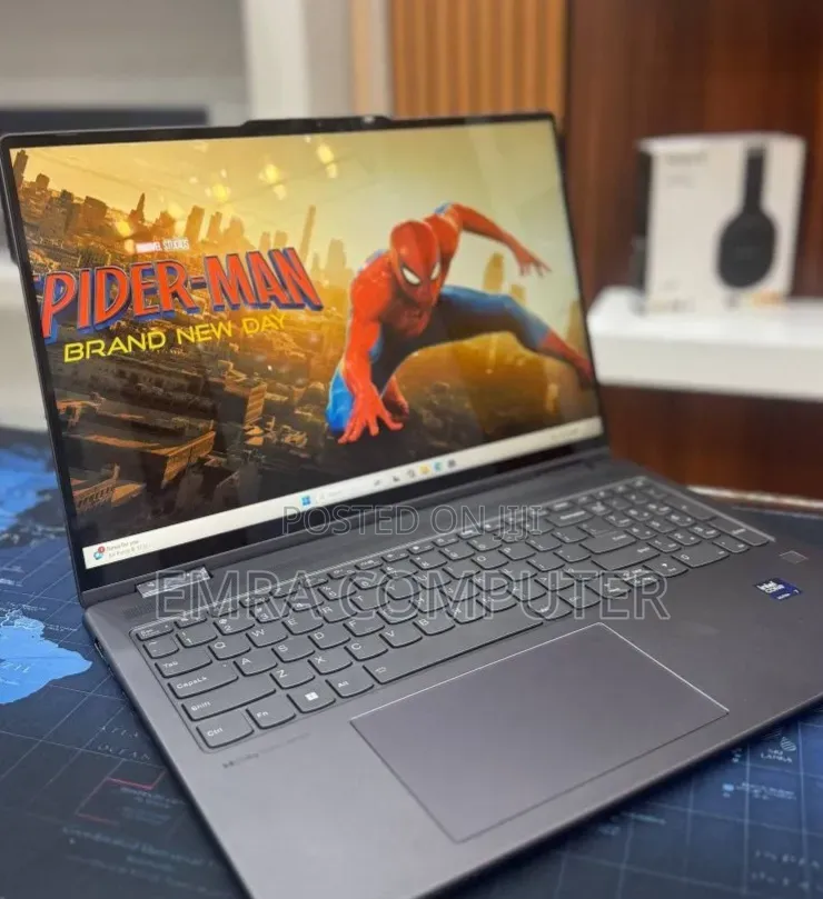 New Laptop Lenovo 16GB Intel Core Ultra 7 SSD 512GB