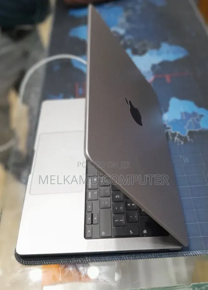 New Laptop Apple MacBook Pro 2021 M1 16GB Apple M1 SSD 512GB