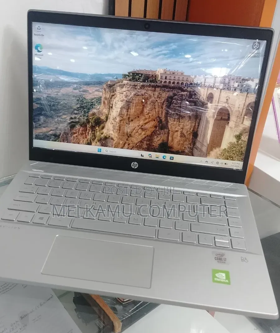 New Laptop HP Pavilion 14 16GB Intel Core i7 SSD 512GB