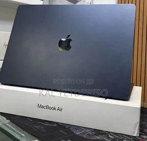 New Laptop Apple MacBook Air 2025 M4 16GB Intel Core i5 SSD 256GB