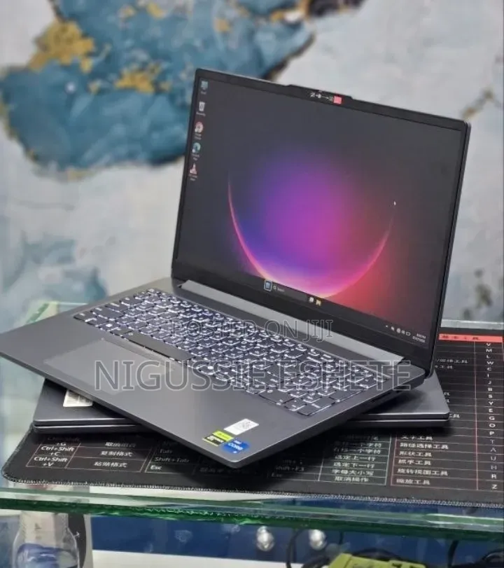 New Laptop Lenovo LOQ 15ARP9 12GB Intel Core i5 SSD 512GB