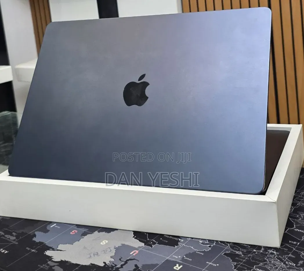 New Laptop Apple MacBook Air 2025 M4 16GB Apple M4 SSD 256GB