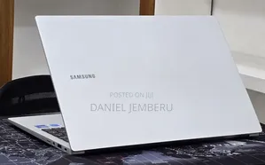 New Laptop Samsung Galaxy Book4 16GB Intel Core i7 SSD 512GB