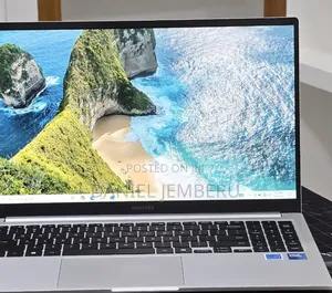 New Laptop Samsung Galaxy Book4 16GB Intel Core i7 SSD 512GB