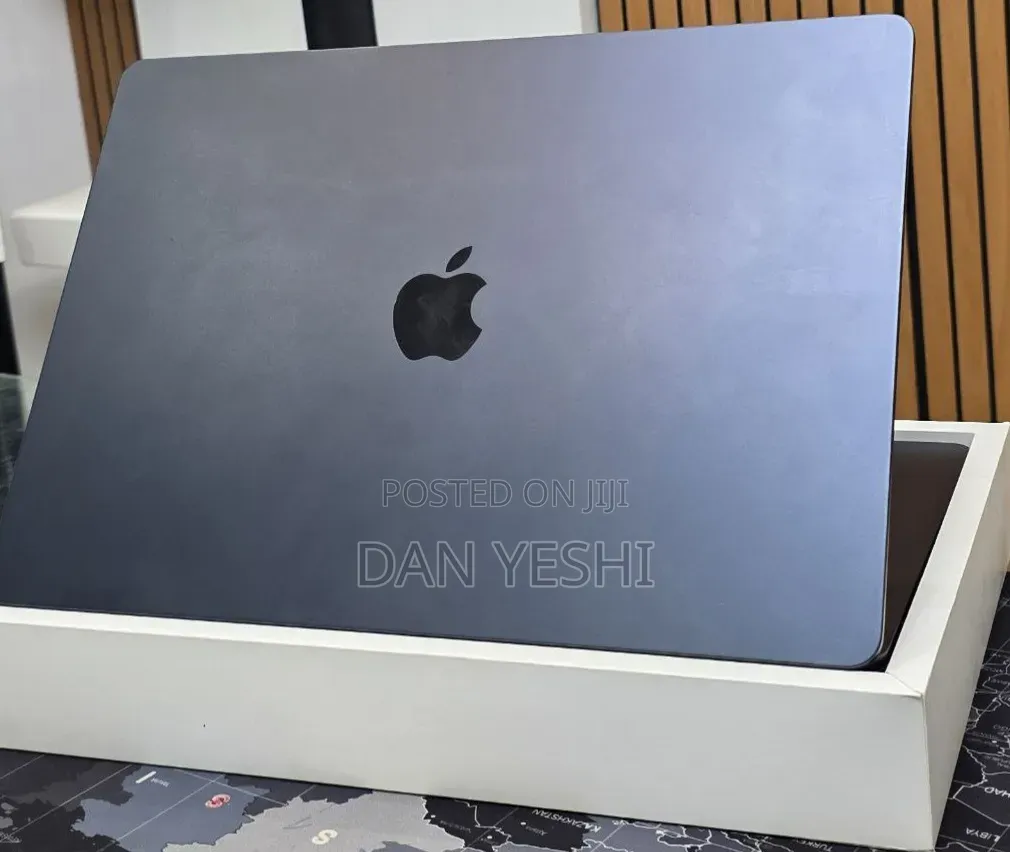 New Laptop Apple MacBook Air 2025 M4 16GB Apple M4 SSD 256GB