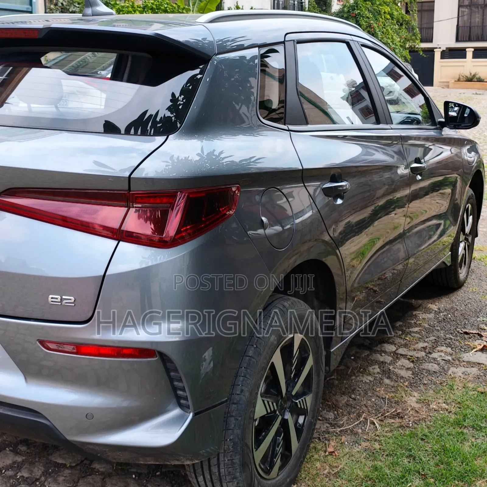BYD E2 43 kWh 94 hp FWD 2025 Gray