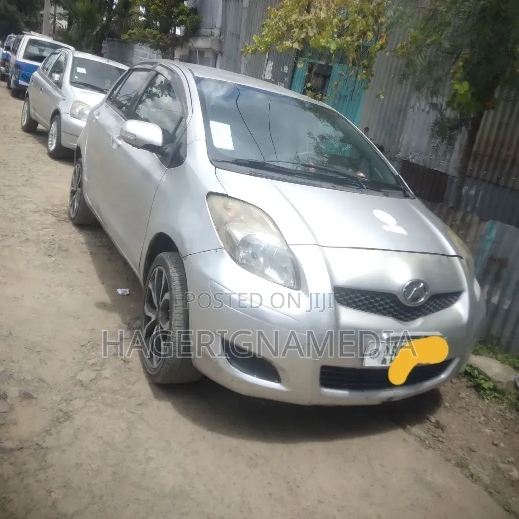 Toyota Yaris 2009 Silver