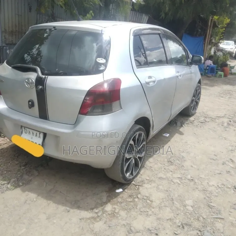Toyota Yaris 2009 Silver