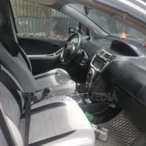 Toyota Yaris 2009 Silver