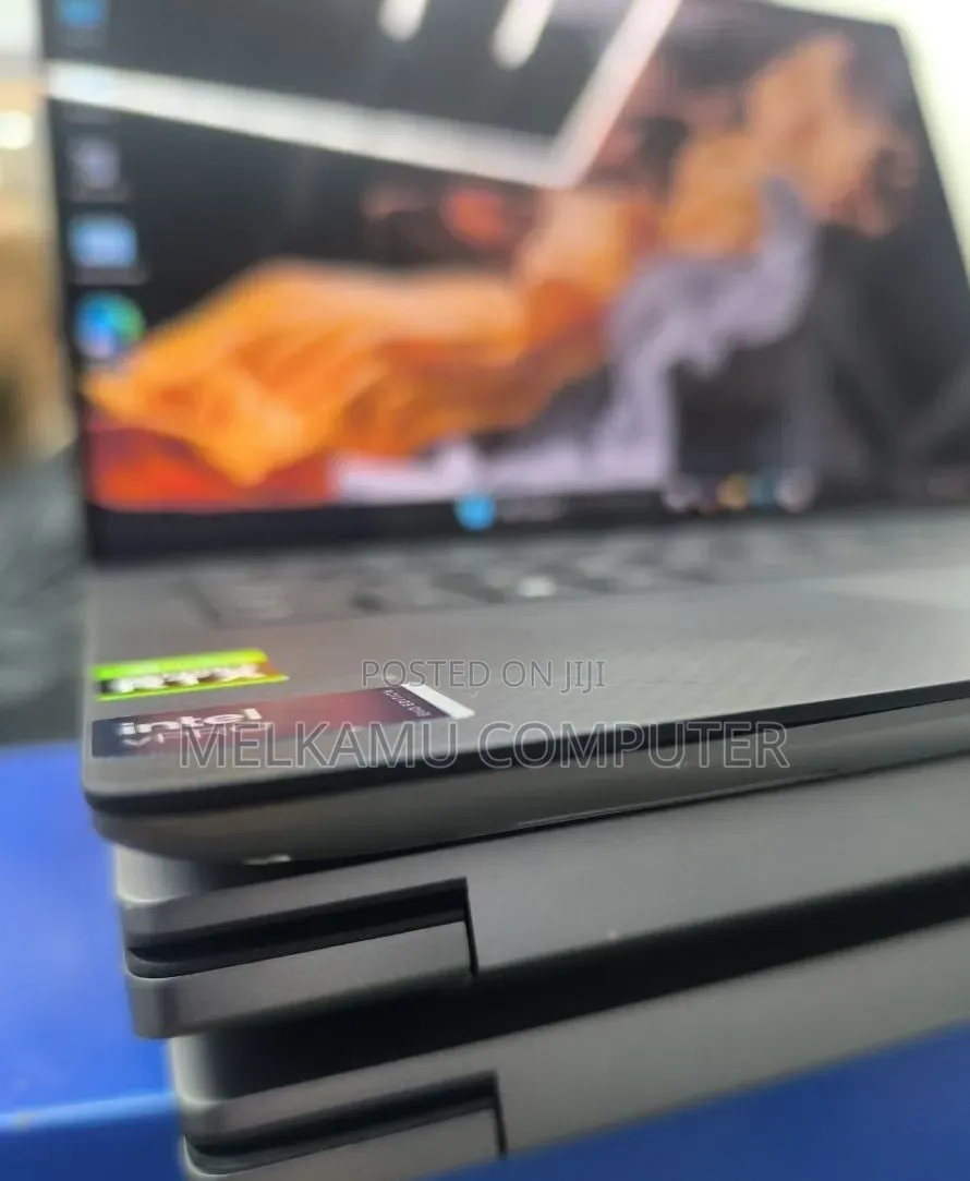 New Laptop Dell Precision 5490 32GB Intel Core Ultra 9 SSD 1T