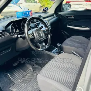 Suzuki Swift 2021 Silver