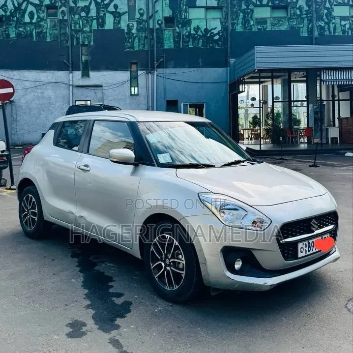 Suzuki Swift 2021 Silver