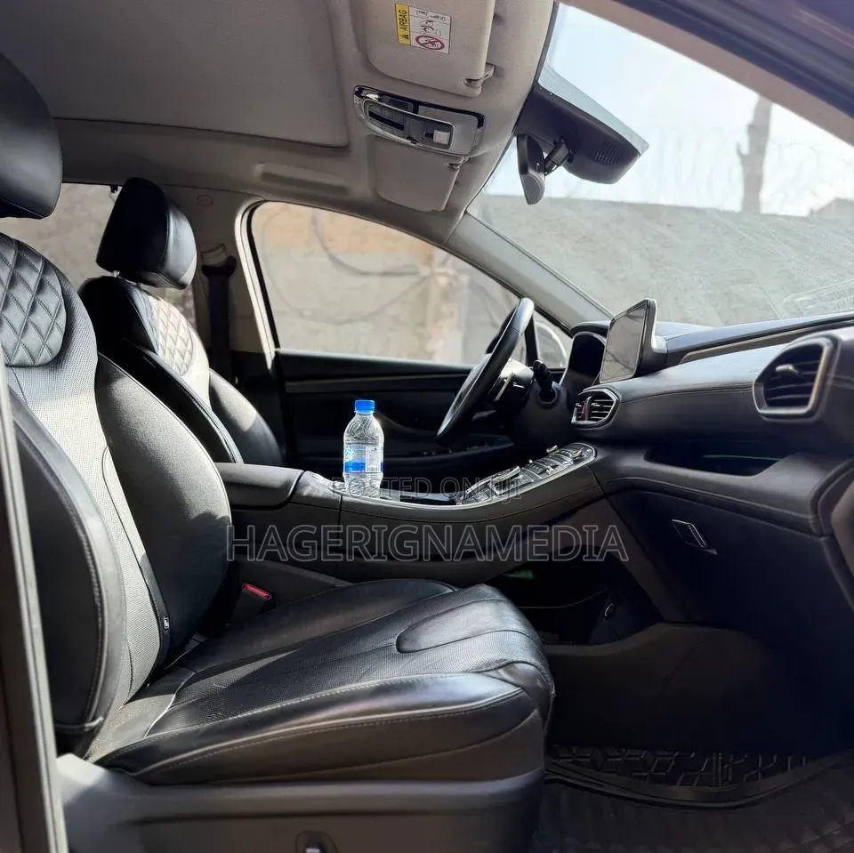 Hyundai Santa Fe Plug-In Hybrid 2023 Black