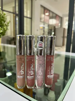 Essence Extreme Shine Volume Lip Gloss