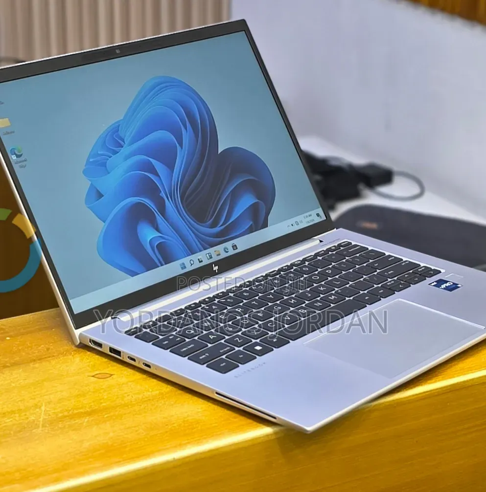 New Laptop HP EliteBook 840 G10 16GB Intel Core i7 SSD 512GB