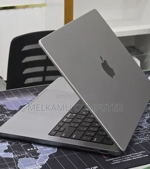 New Laptop Apple MacBook Pro 2023 M3 8GB Apple M3 SSD 512GB