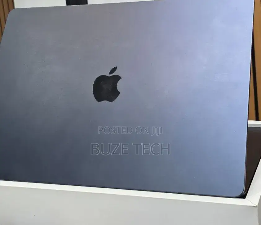 New Laptop Apple MacBook Air 2025 M4 16GB Apple M4 SSD 256GB