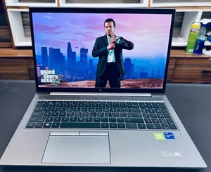 New Laptop HP ZBook Firefly G8 16GB Intel Core i7 SSD 512GB