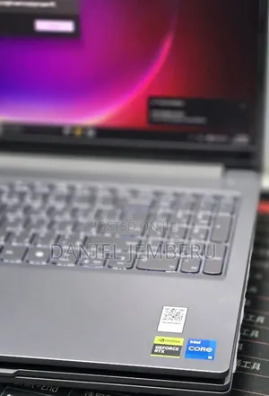 New Laptop Lenovo LOQ 15ARP9 12GB Intel Core i5 SSD 512GB