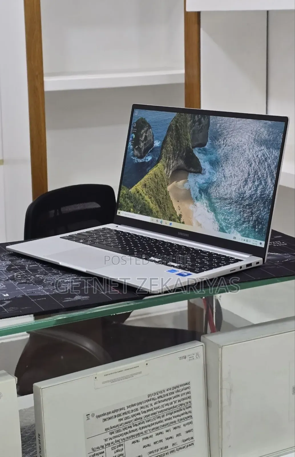 New Laptop Samsung Galaxy Book4 16GB Intel Core 7 SSD 512GB