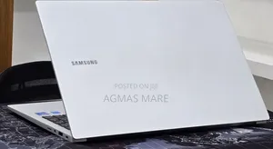New Laptop Samsung Galaxy Book4 16GB Intel Core 7 SSD 512GB