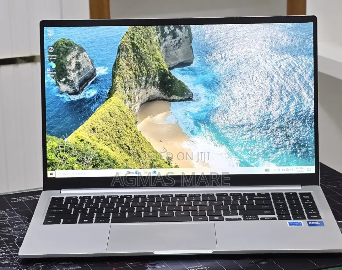 New Laptop Samsung Galaxy Book4 16GB Intel Core 7 SSD 512GB