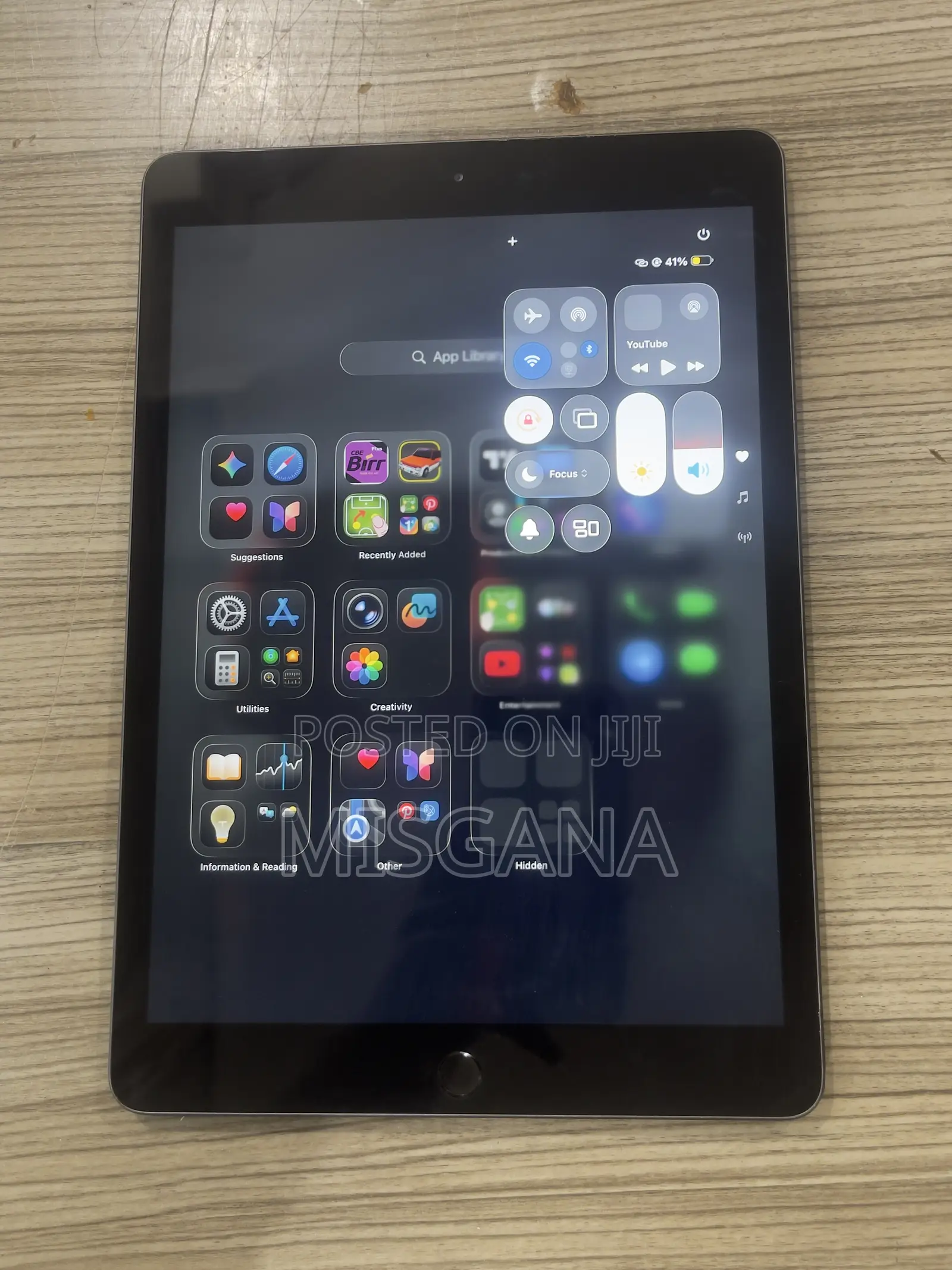 New Apple iPad 10.2 (2020) 32 GB Black
