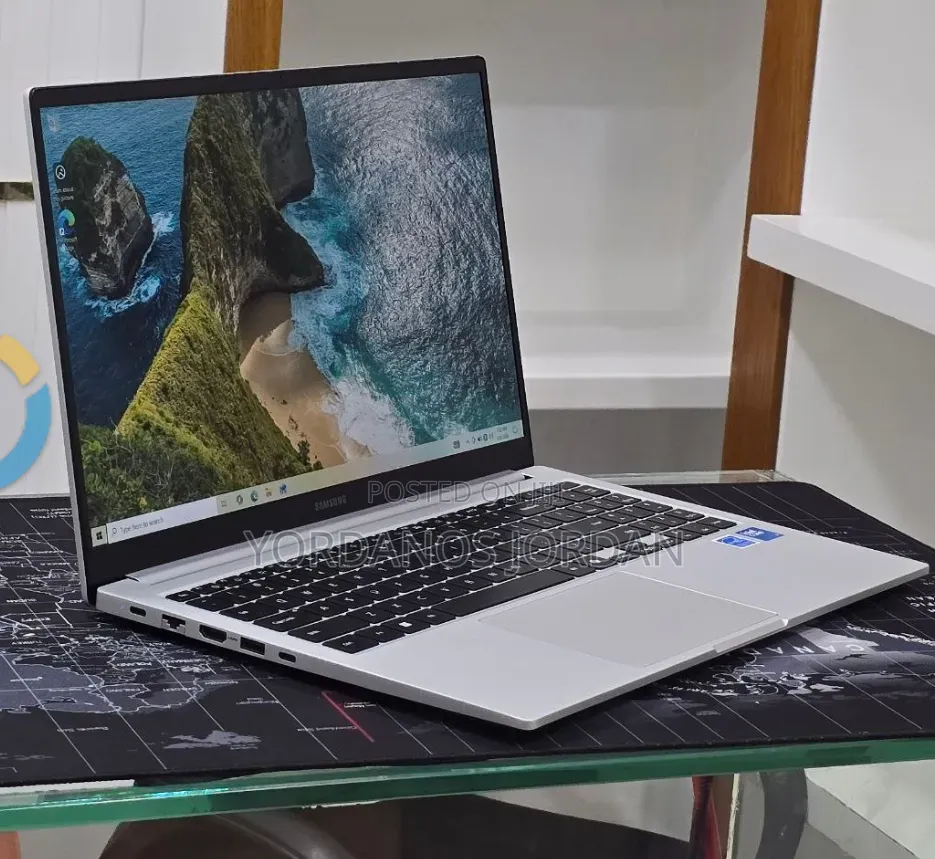New Laptop Samsung 16GB Intel Core 7 SSD 512GB