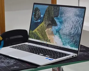 New Laptop Samsung 16GB Intel Core 7 SSD 512GB