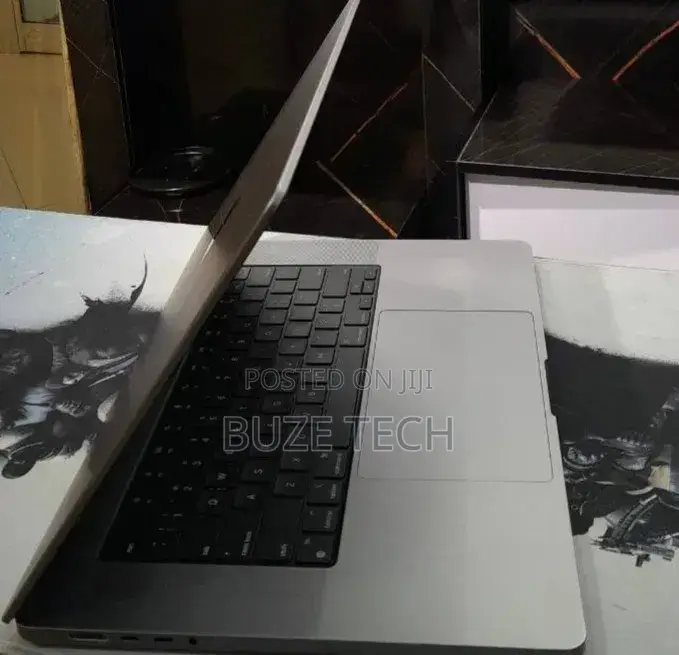 New Laptop Apple MacBook Pro 2021 M1 16GB Apple M1 Pro SSD 512GB